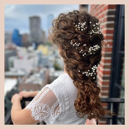 How to Wear Your Hair Curly On Your Wedding Day, According to Stylists